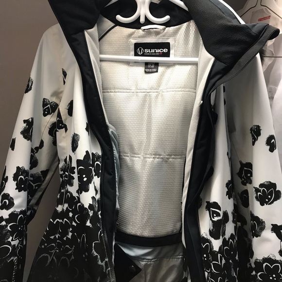 Sunice Ski Coat - Picture 2 of 3